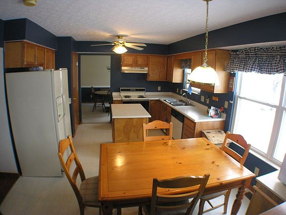 2nd image of 4908 Meadow Vista Ct