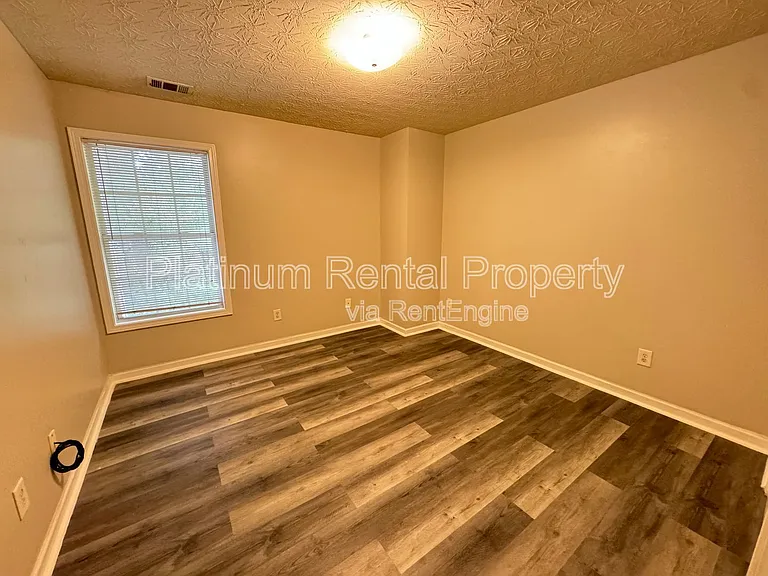 1823 Broadway St — Photo 23