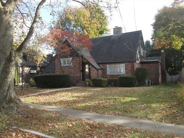 55 Burrell St, Melrose, MA 02176