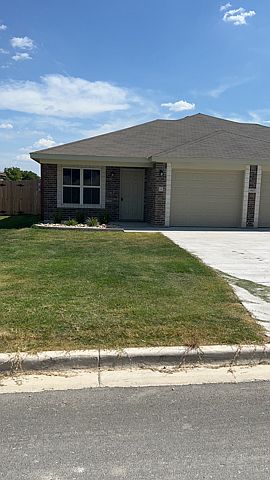 1st image of 807 Eastland Dr #A