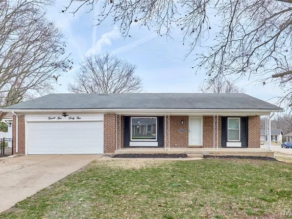 2141 Rountree Dr, Saint Louis, MO 63136