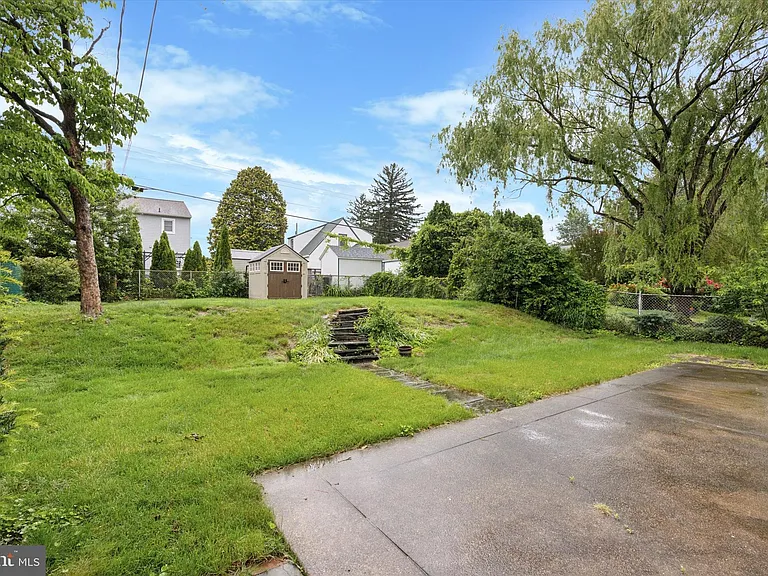 116 Walnut Hill Ln — Photo 14