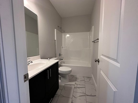 4th image of 770 Woodvine Drive