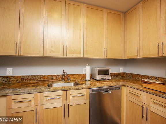 5th image of 820 N Pollard St APT 616