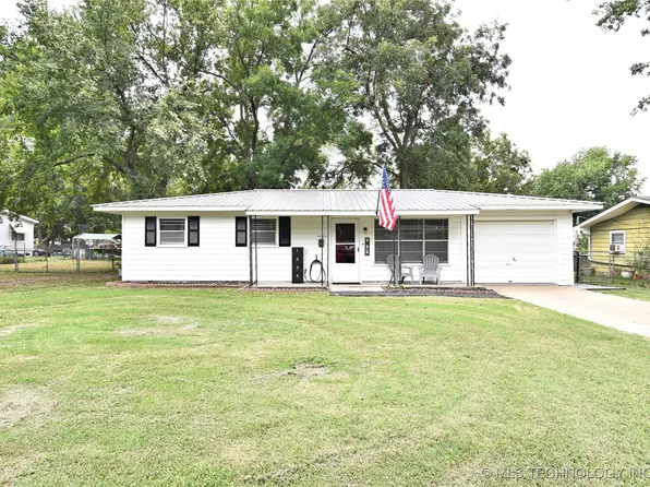 1006 SE 12th St, Wagoner, OK 74467
