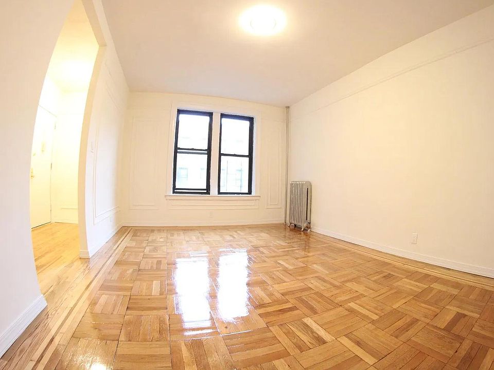 2nd image of 2676 Grand Concourse #D