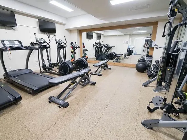 880 Dekalb Avenue image 12 of 16