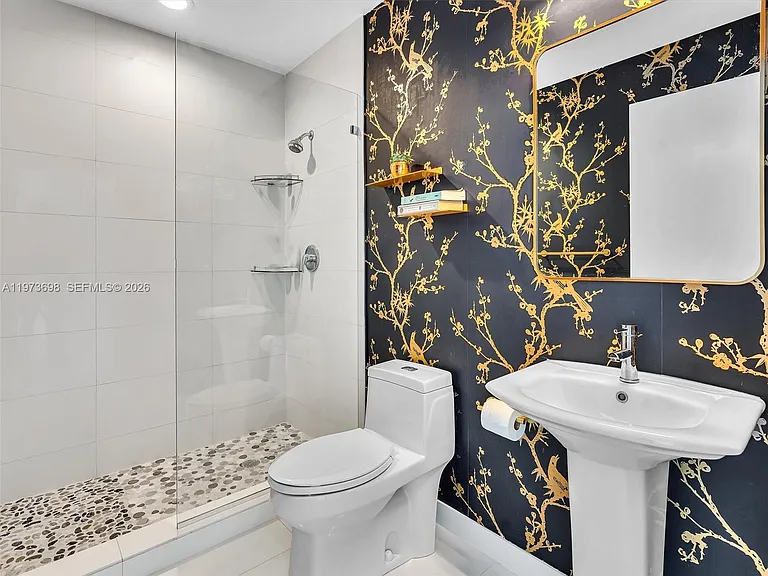 2020 N Bayshore Dr #3303 — Photo 33