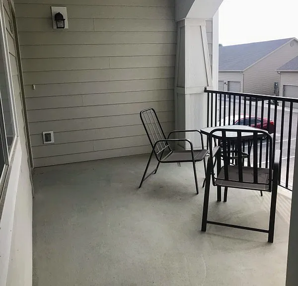 213 W Ridge Rd — Photo 4
