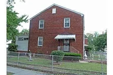 800 Delafield St NE photo 1