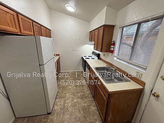 3rd image of 2620 E Alturas St #2620