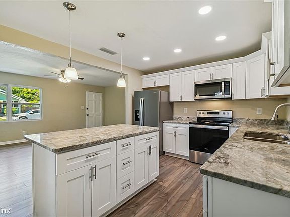 5th image of 5023 3rd Ave S