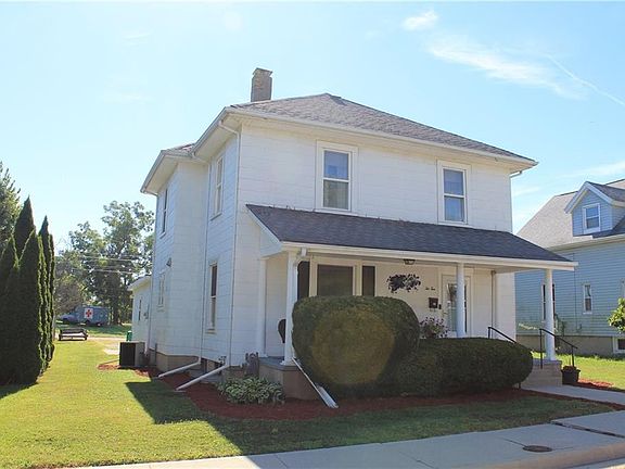 2nd image of 210 Woodlawn Pl