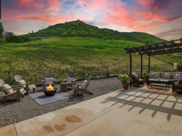 1861 Vista De La Montana, El Cajon, CA 92019