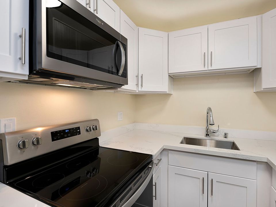 BAN Banbury Arms Apartments 1000 E Aloha St Seattle, WA Zillow