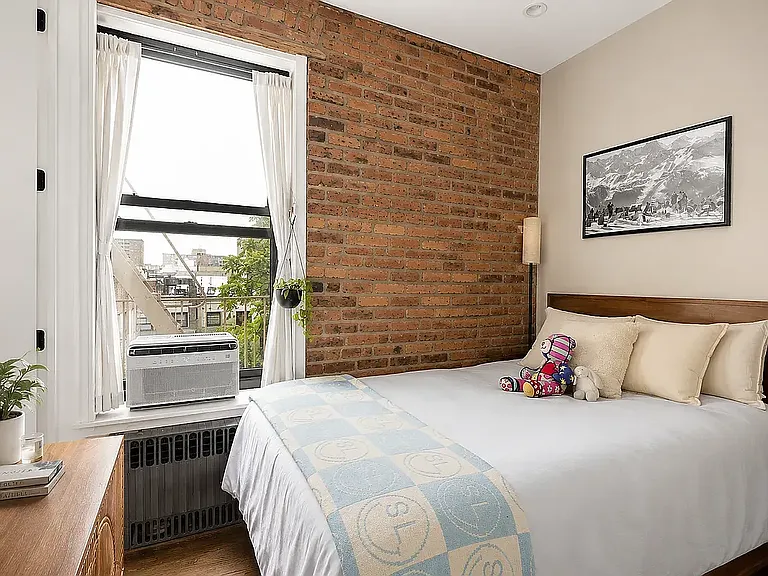 236 E 5th St #3F — Photo 3