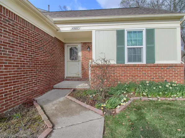 43697 Yorkville Ct, Canton, MI 48188