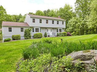 172 Boggs Hill Rd, Newtown, CT 06470