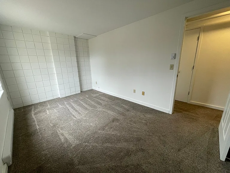 237 Maple St #5 — Photo 9