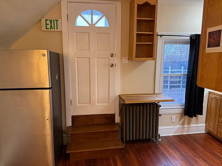 kitchen door to back porch