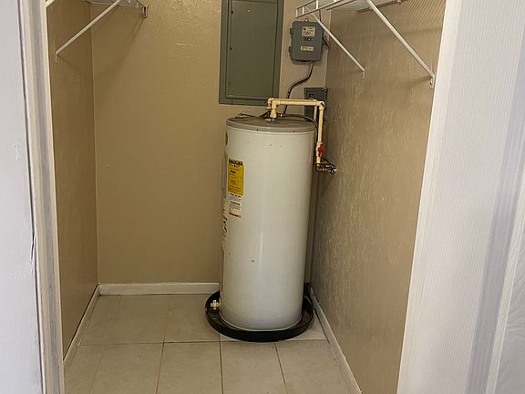 5th image of 5740 NE 33rd St