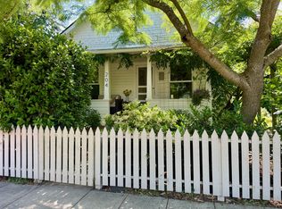 204 S 1st St, Talent, OR 97540