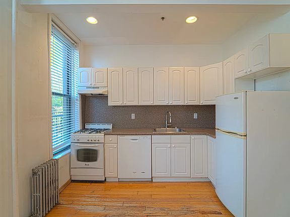 3rd image of 21-24 45th Ave #6