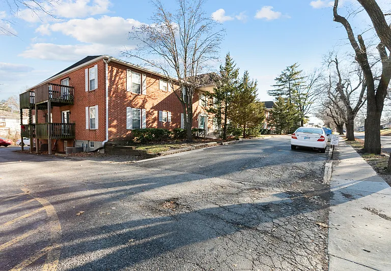 8325 Lowell Ave #4 — Photo 6