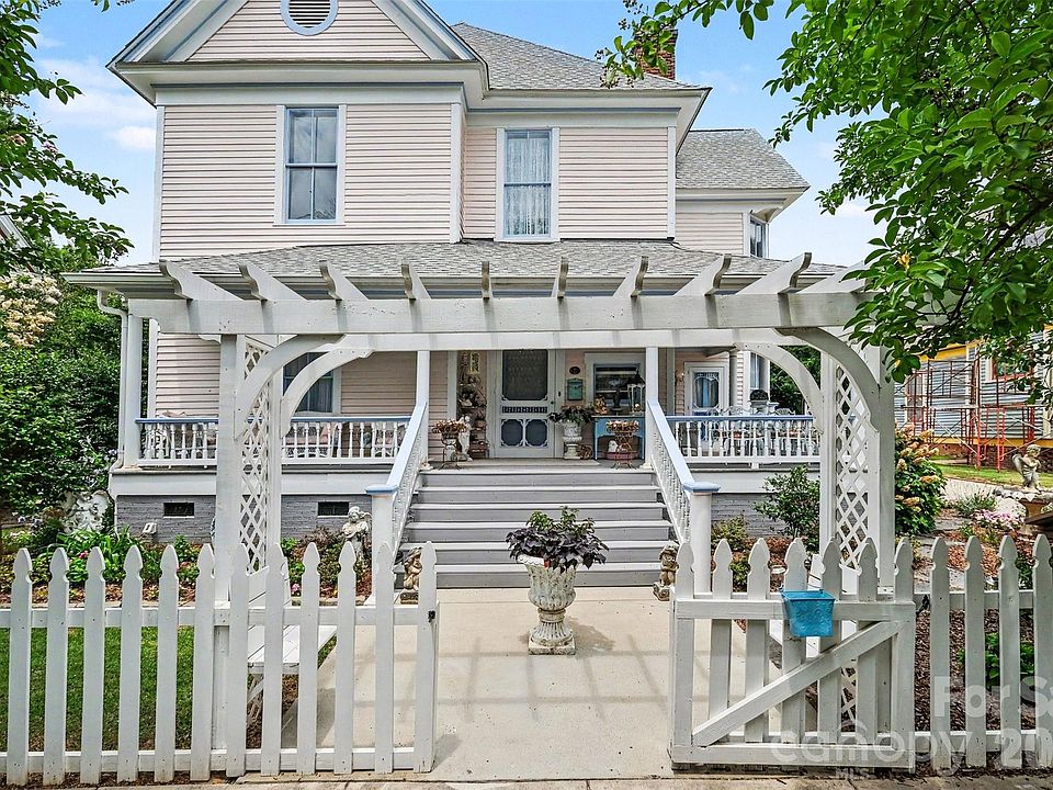 1st image of 137 Reid St