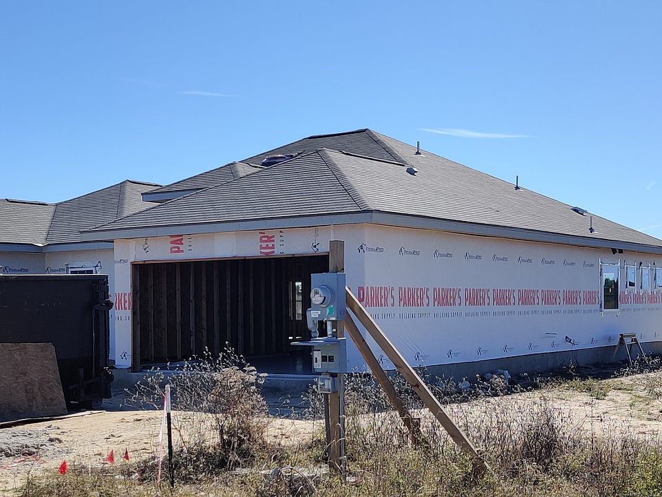 2nd image of 209 Colonial Ln