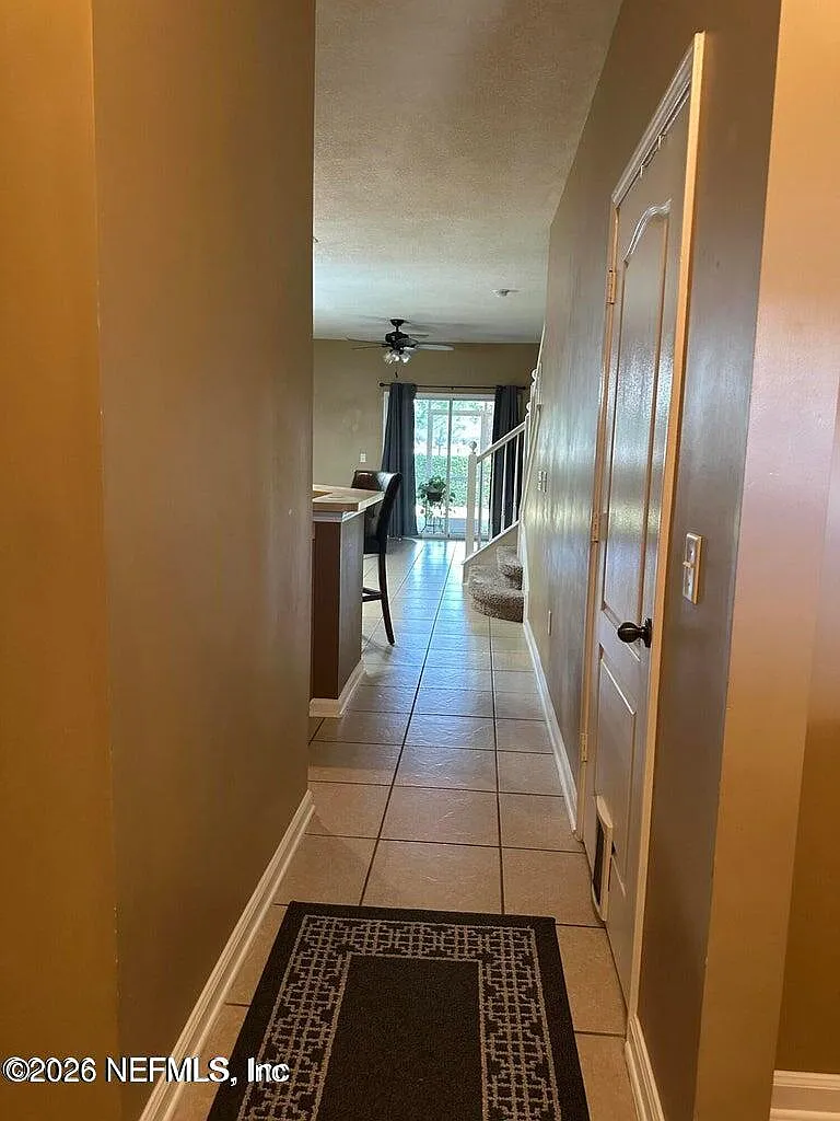 3 bed, 2.5 bath, 1681 sqft, $1,750 — Photo 3