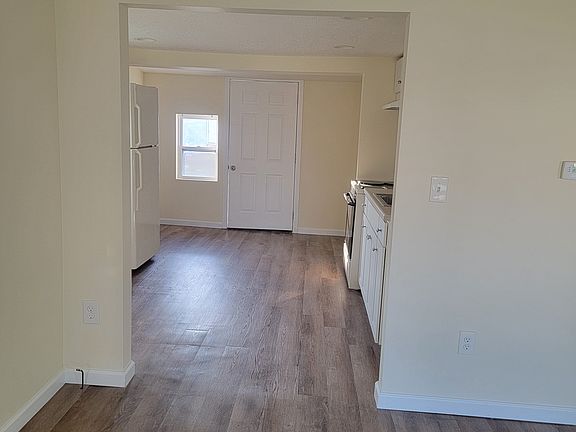 5th image of 161 S 32nd St