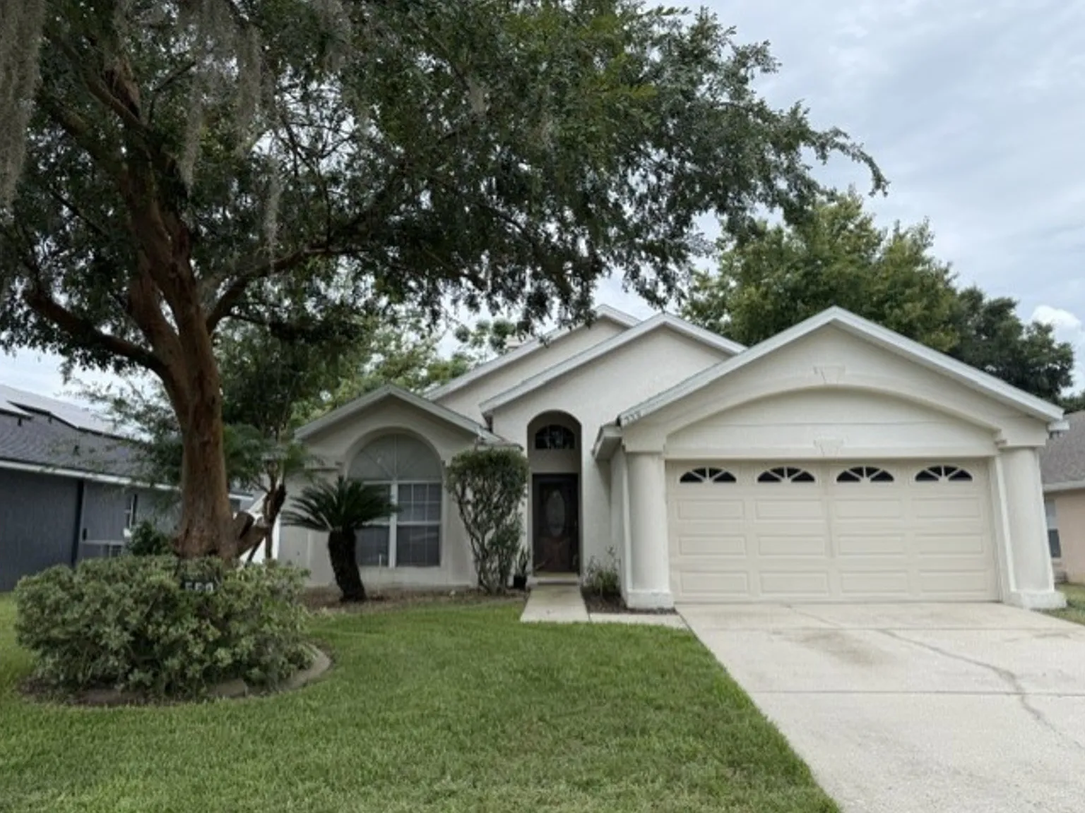 3 bed, 2.0 bath, 1577 sqft, $1,995 — Photo 1