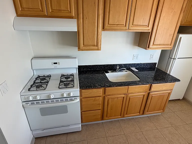 860 W Taylor St #B — Photo 10