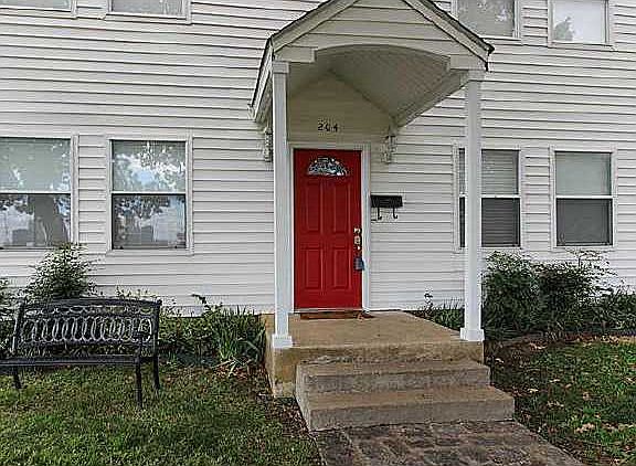 3rd image of 204 N Santa Fe Ave