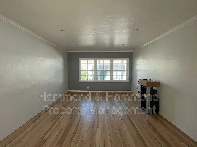 2 bed, 1.0 bath, $2,600 — Photo 4