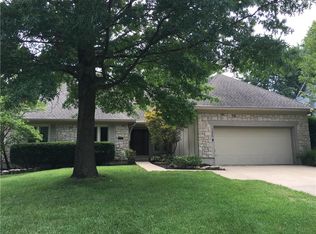 11934 Linden St, Overland Park, KS 66209