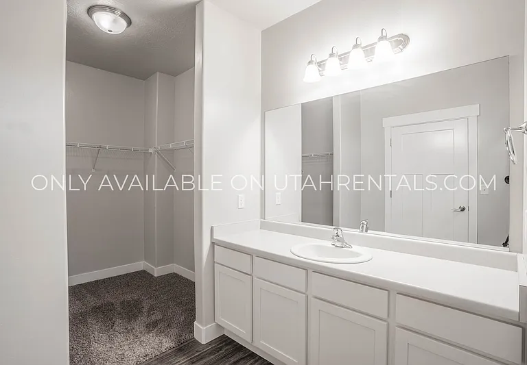 71 W Silver Springs Dr — Photo 17