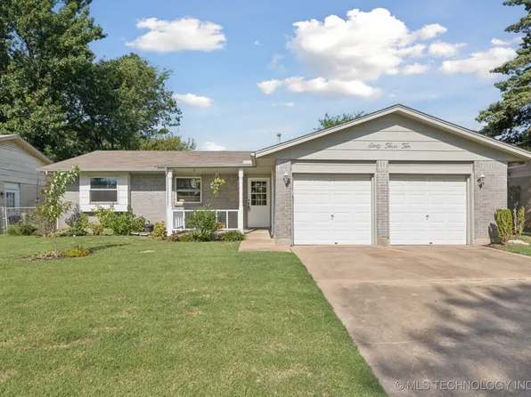 6310 S 115th Ave E, Broken Arrow, OK 74012
