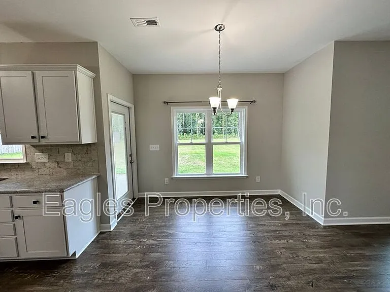 451 Fallingbrook Dr — Photo 7