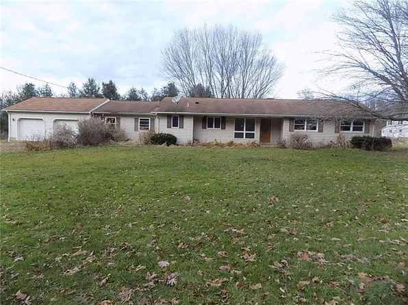 225 Golf Rd, Mercer, PA 16137