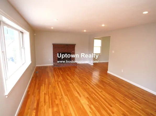 (undisclosed Address), West Roxbury, MA 02132