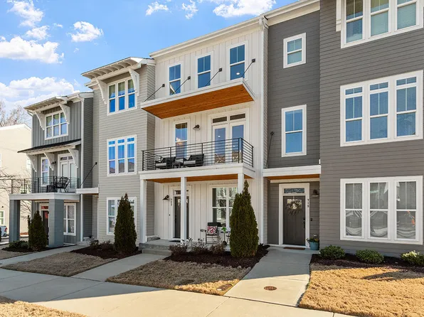 722 Peakland Pl, Raleigh, NC 27604