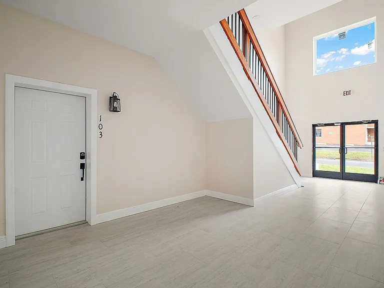 201 N Dewey St #202 — Photo 30