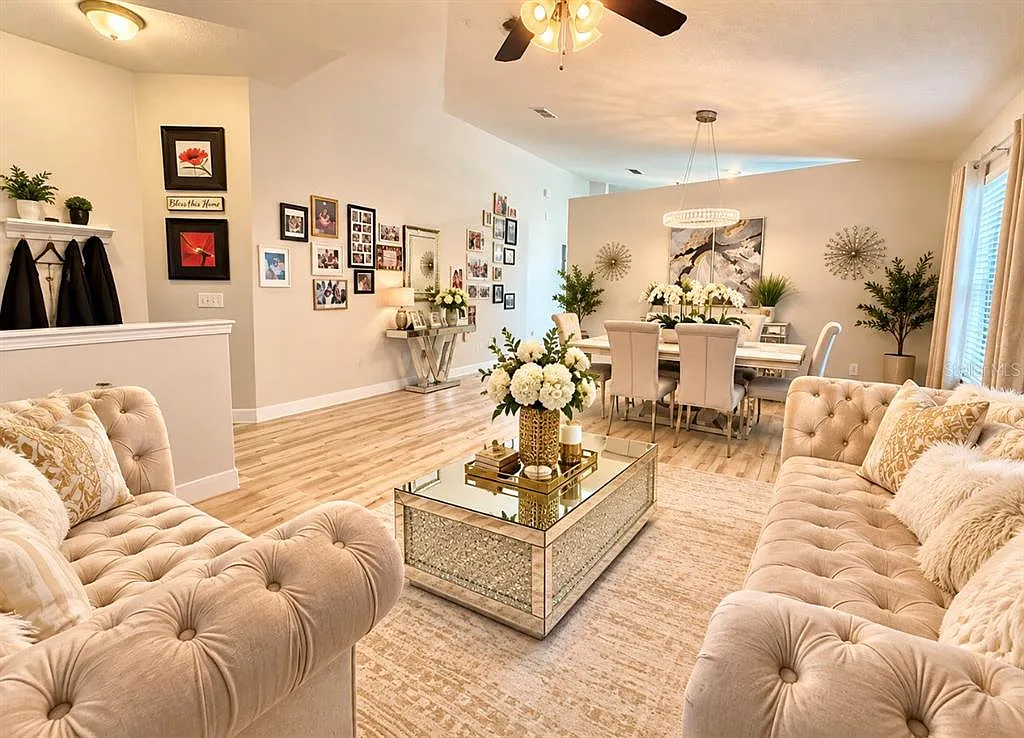 3 bed, 2.0 bath, 2082 sqft, $2,990 — Photo 3