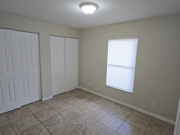 3111 E Cayuga St, Tampa, FL 33610