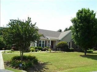 111 Elizabeth Ln, Pickens, SC 29671