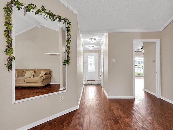 3rd image of 1656 Hampton Dr