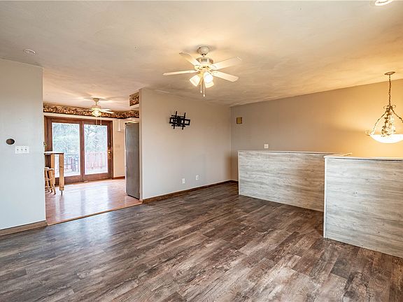 4th image of 545 W Forsyth Rd