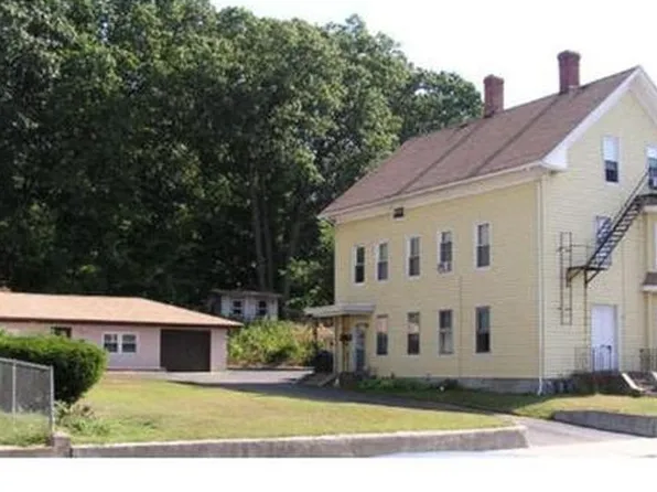 28 Main St, Blackstone, MA 01504